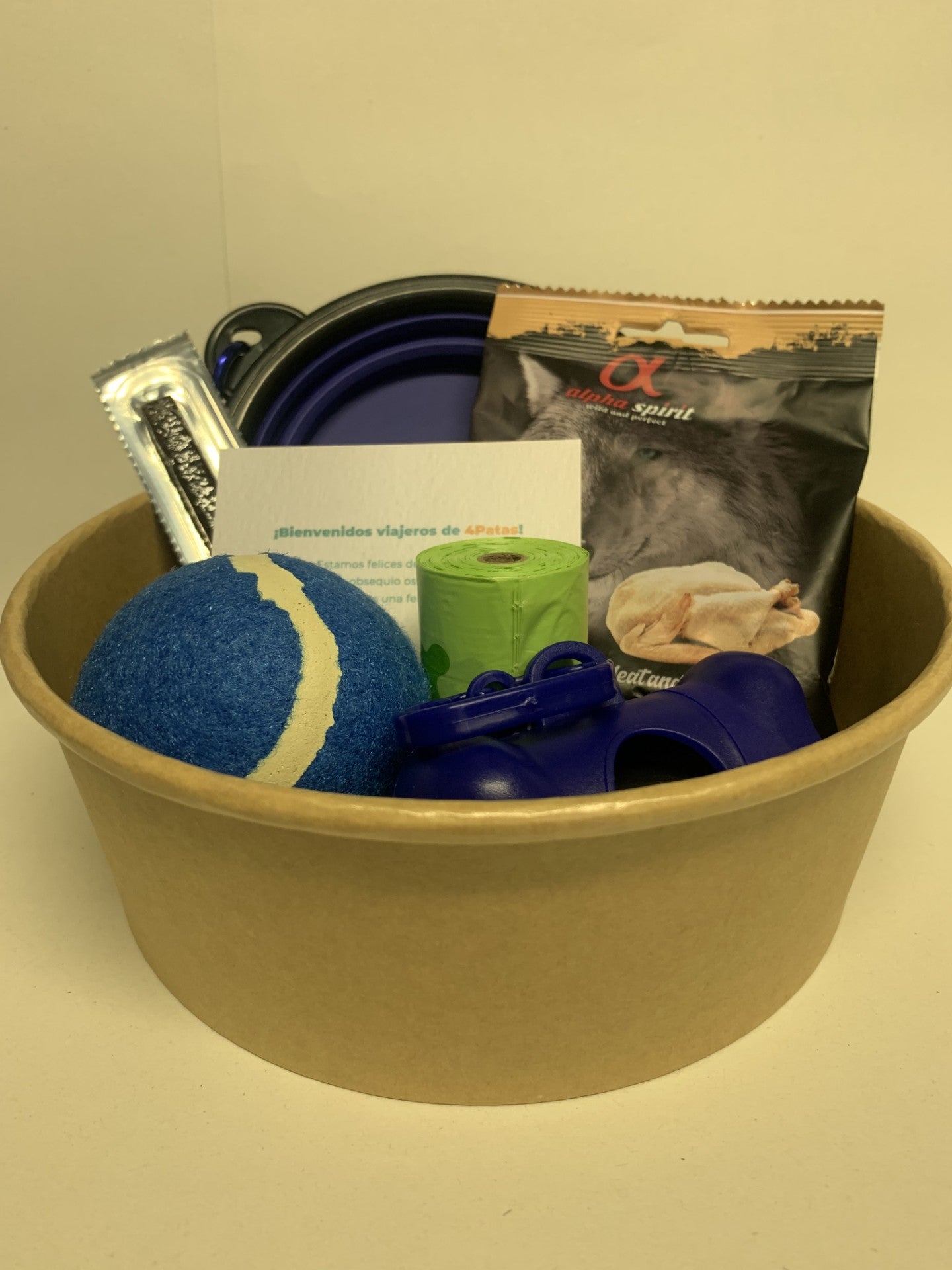 Bowl con el contenido del kit de bienvenida
